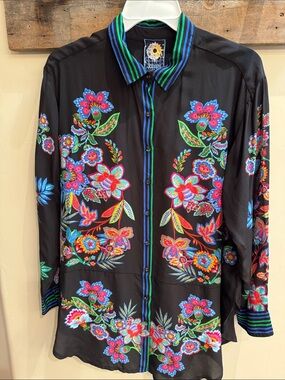 Johnny Was Black Floral 100 Percent Silk Buttondown